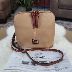 Beautiful Dooney & Bourke Tan Pebbled Leather Trixie Crossbody Bag 🤎🎁